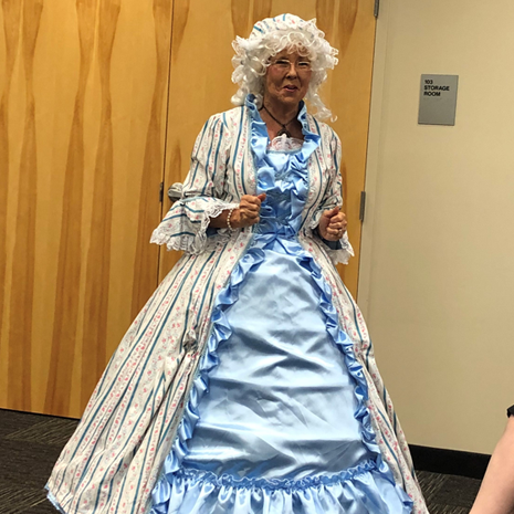 Dee as Martha Washington